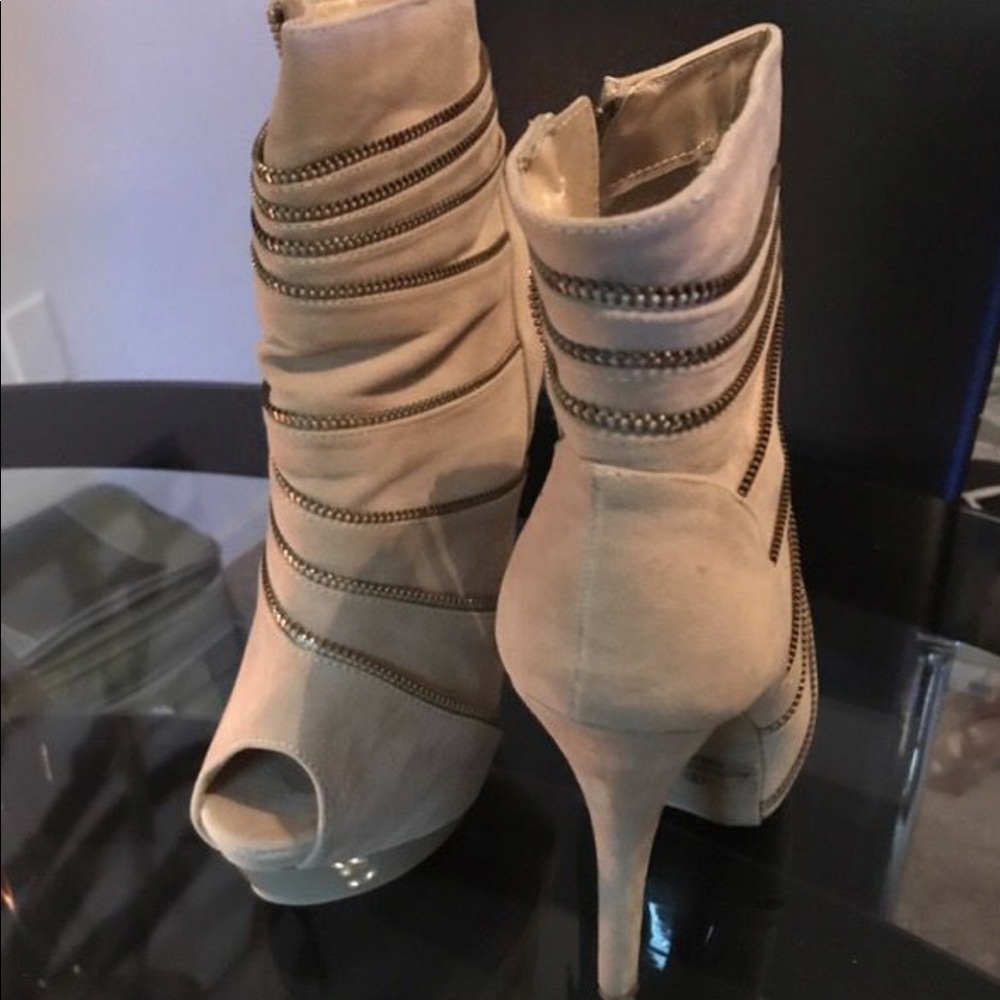 Tan Liliana open toe zipper shoe